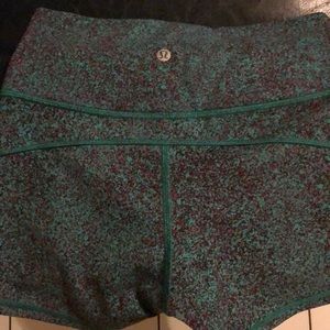 Lululemon shorts size 6 In Movement 2.5” length